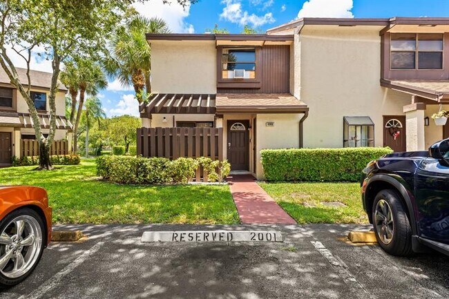 Building Photo - 4902 NW 82nd Ave