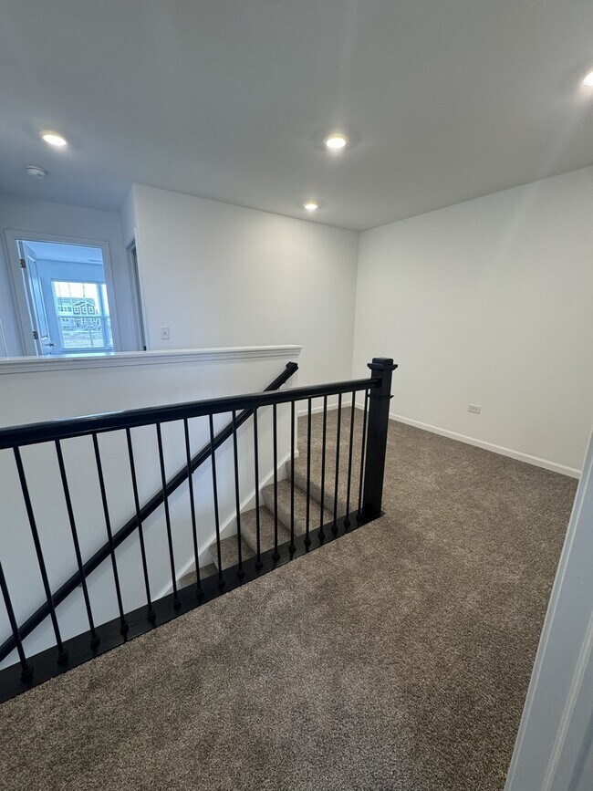 Building Photo - 25732 W Wakefield Dr