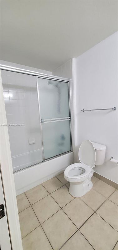 Building Photo - 2804 Sarento Pl