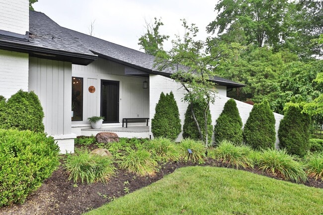 Building Photo - 668 Eagle Ridge