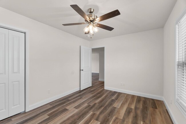 Building Photo - Highland Point Dr 849/851