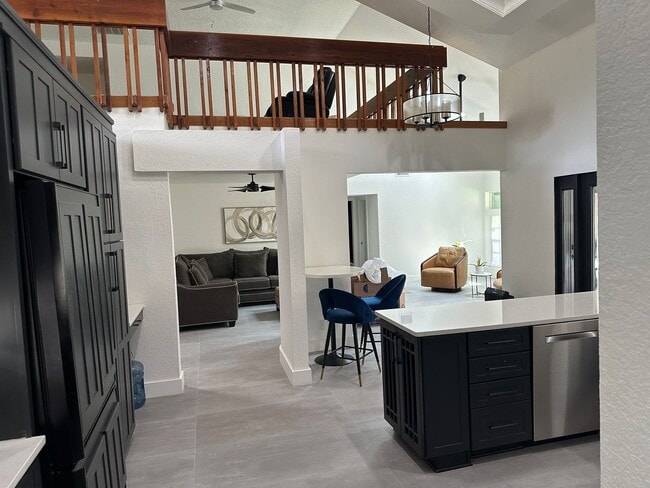 Building Photo - 4 Bedroom 3 Bathroom in Winter Haven