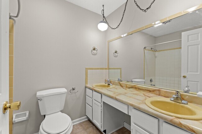 Building Photo - 1932 Mint Julep Ln