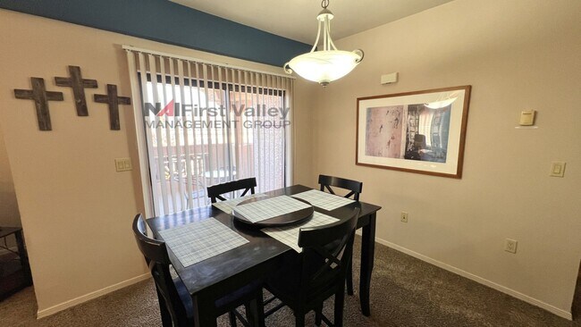 Building Photo - 1 Bedroom, 1 Bath Executive