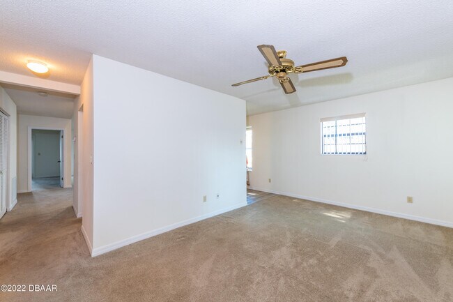 Building Photo - 157 Bob White Ct