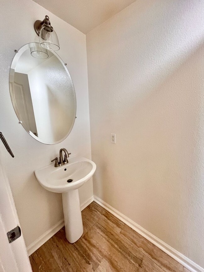Building Photo - Beautifully Remodeled 4-Bedroom, 2.5 Bath ...