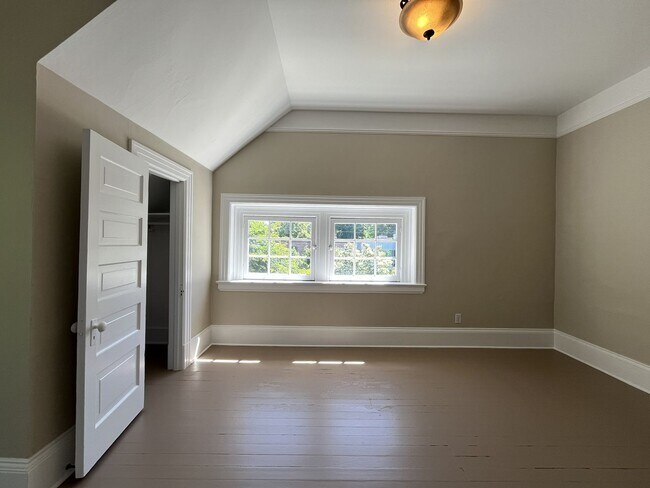 Building Photo - CPO2416