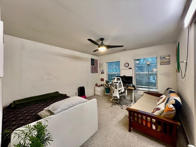 Building Photo - 1404 Reidhaven St