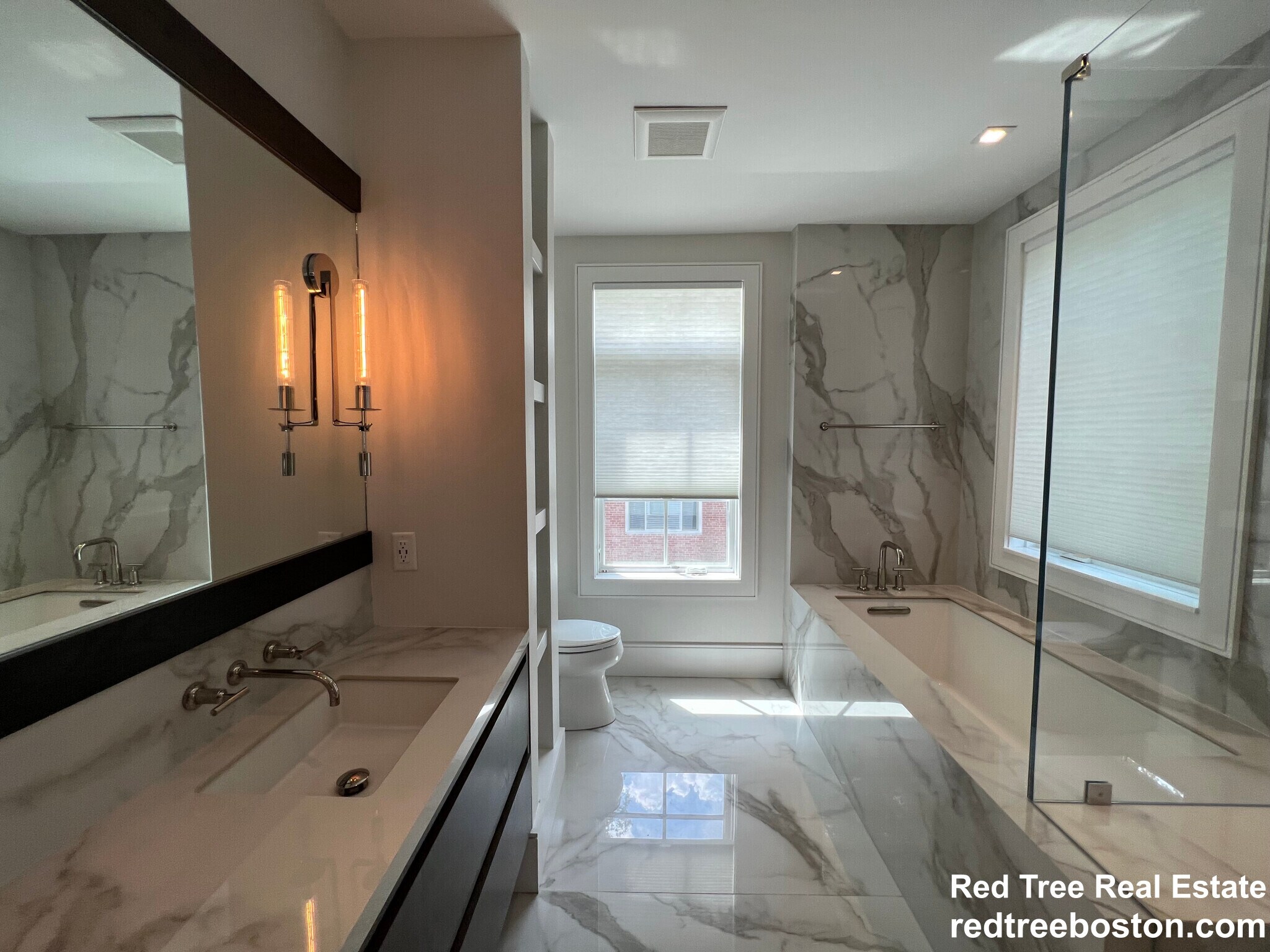 Building Photo - 20 Marion St