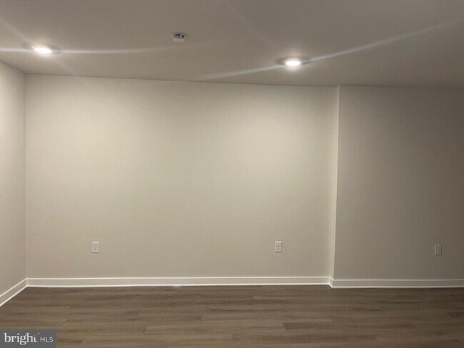 Building Photo - 130 Victor Dr