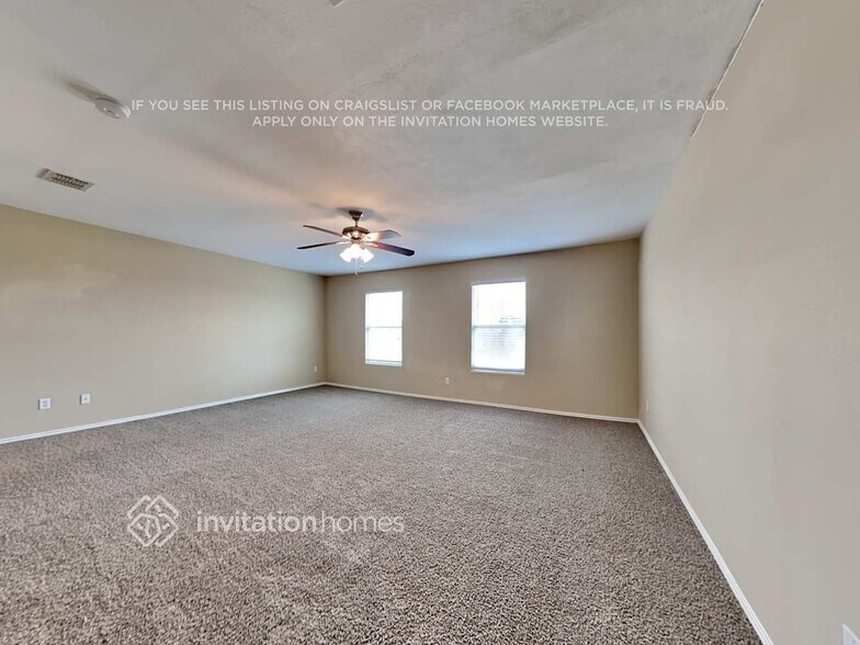 Building Photo - 805 Honey Hollow Dr