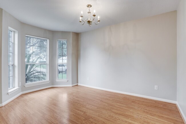 Building Photo - 3924 Highland Vale Ct