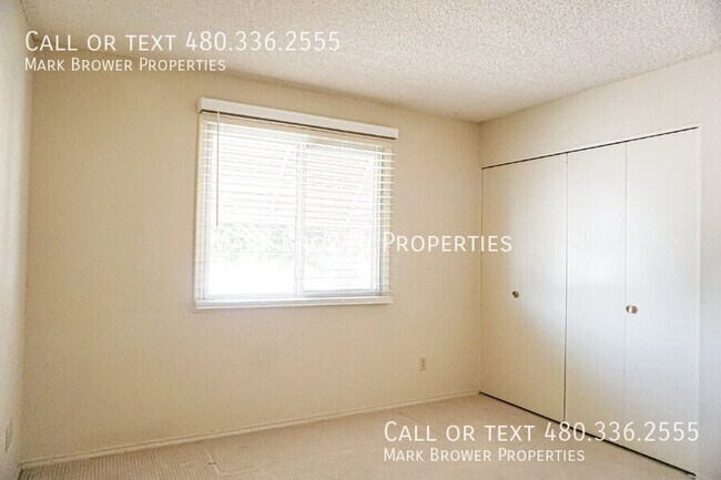 Building Photo - 8726 E Sells Dr