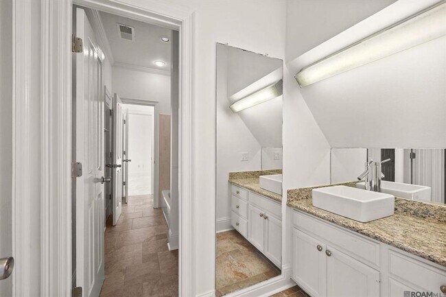 Building Photo - 4 Bedroom Luxury Rental located near Bocage | Private Pool | Mother In Law Suite