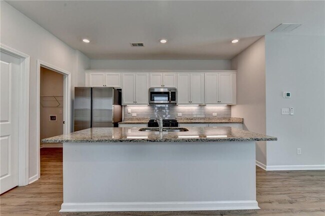 Building Photo - 175 Grey Falcon Ave