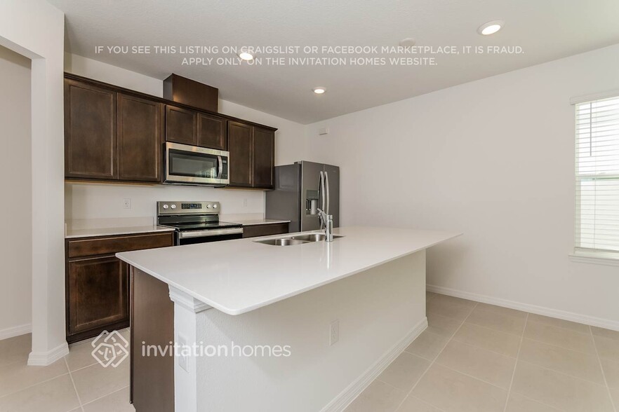 Building Photo - 6515 Tabebuia Pkwy