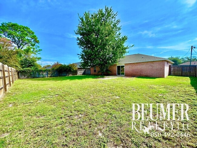 Building Photo - Fantastic Located Home Near NAS for Rent