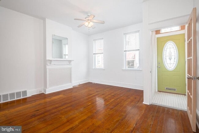 Building Photo - 2214 Latona St