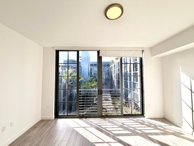 Building Photo - 328 NW 33rd St