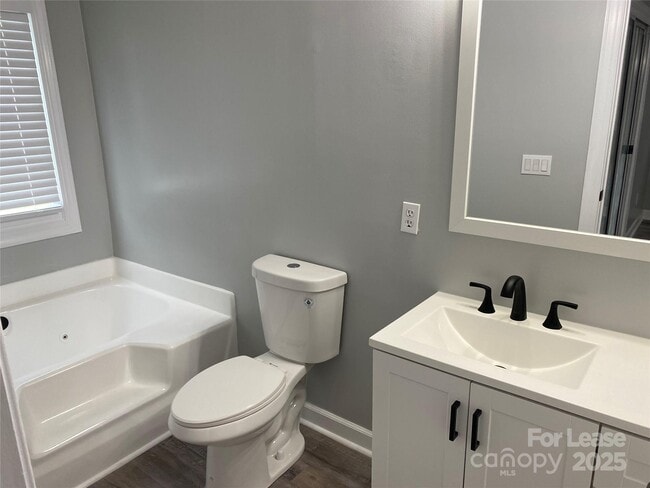 Building Photo - 14550 Waterside Dr