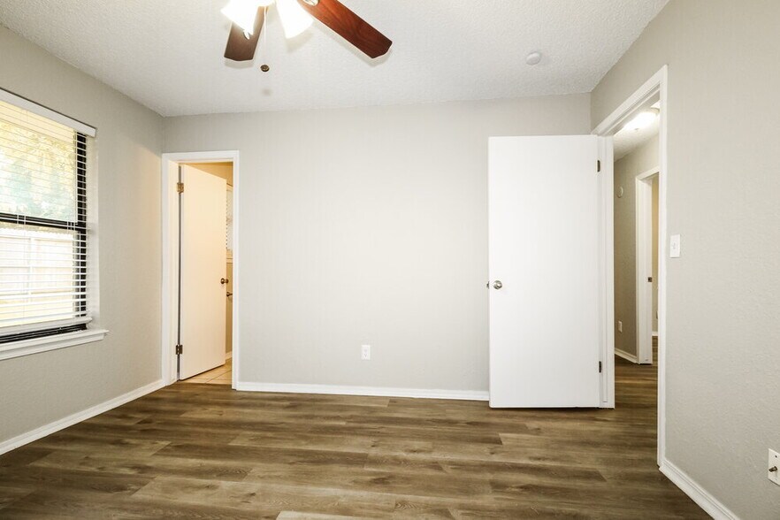 Building Photo - 2717 Paxton Pl