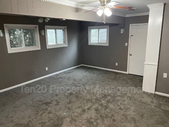 Building Photo - 3211 Maricopa Dr