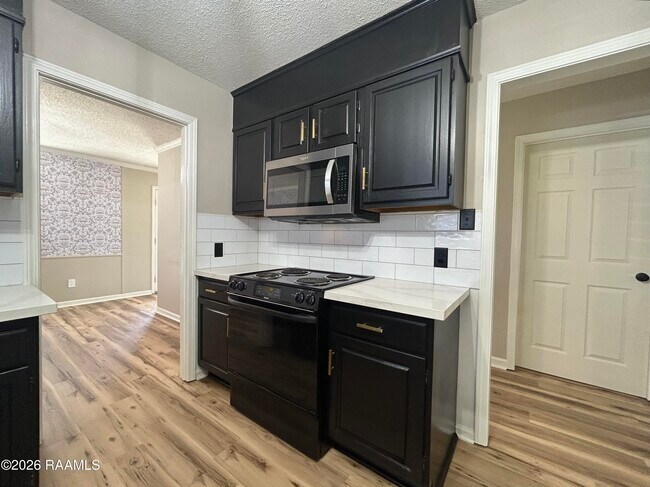 Building Photo - 109 Cheshire Cir