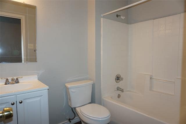 Building Photo - 2113 R. W. Bivens Ln