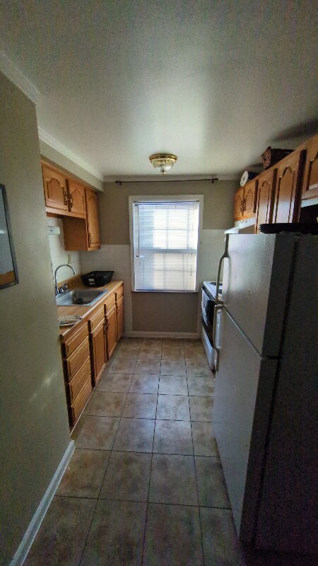 Building Photo - 583 Wiltshire Blvd