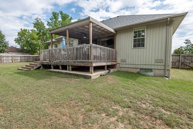 Building Photo - 4 Bedroom | 2 Bathroom | 2 Car Garage | Ba...