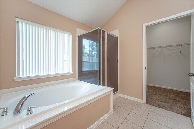Building Photo - 20219 Suncoast Dr