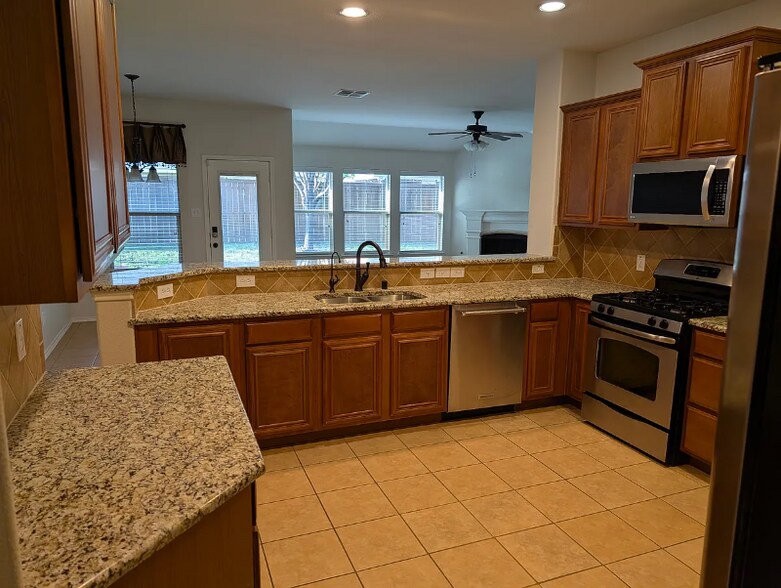Building Photo - 9704 Tipperary Dr