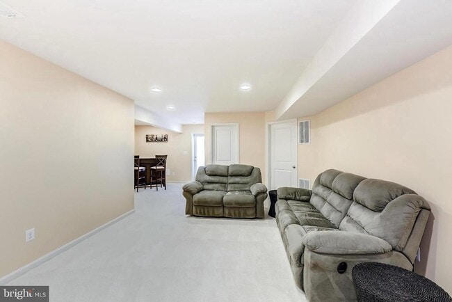 Building Photo - 23417 Gardenwalk Dr