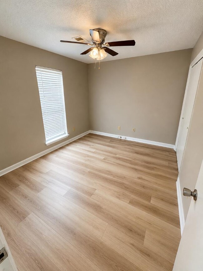 Building Photo - 418 Evans Mill Dr