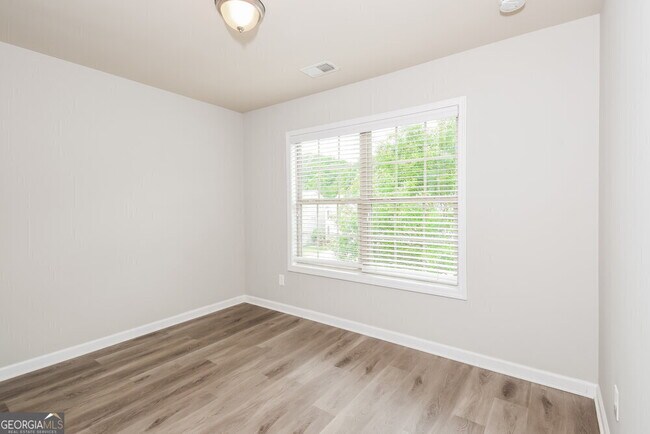 Building Photo - 182 Diamond Ridge Ave