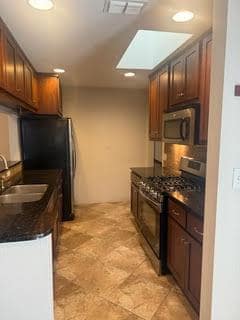 Building Photo - 2604 W 8th St