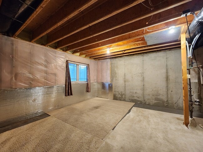 Building Photo - 13667 Couchtown Ave