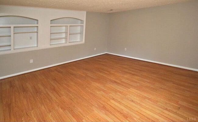 Building Photo - 4204 Tremont St