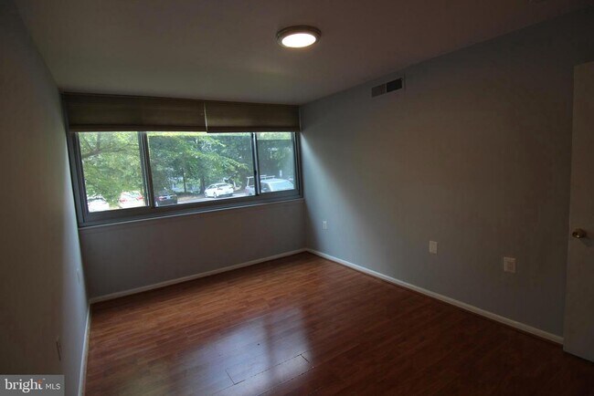 Building Photo - 4415 Briarwood Ct N