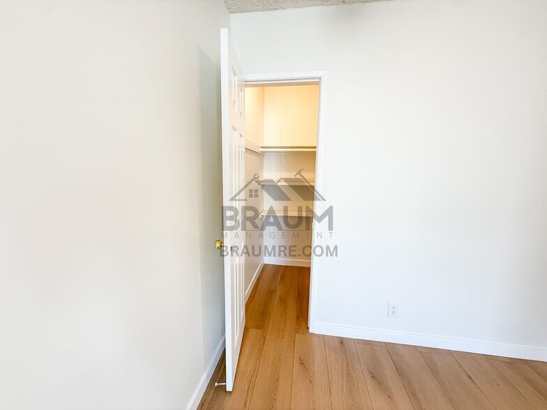 Building Photo - 5433 Sepulveda Blvd