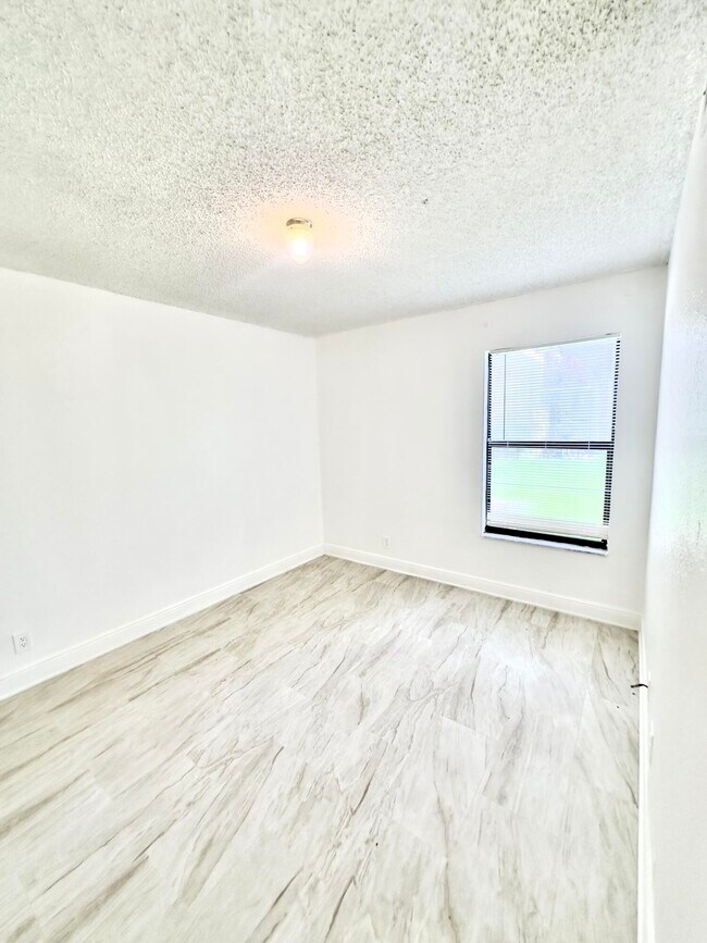 Building Photo - 1461 Windorah Way