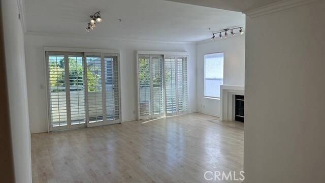 Building Photo - 4426 Ventura Canyon Ave