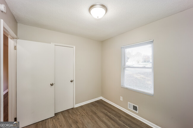 Building Photo - 8125 Attleboro Dr