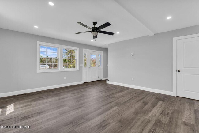 Building Photo - 553 Colts Neck Rd