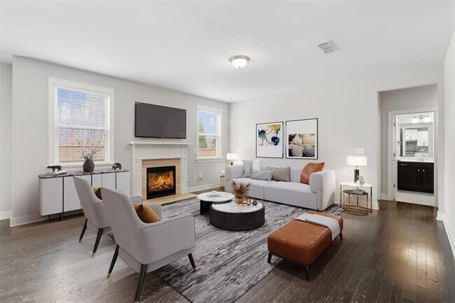 Building Photo - 204 Cardinal ln