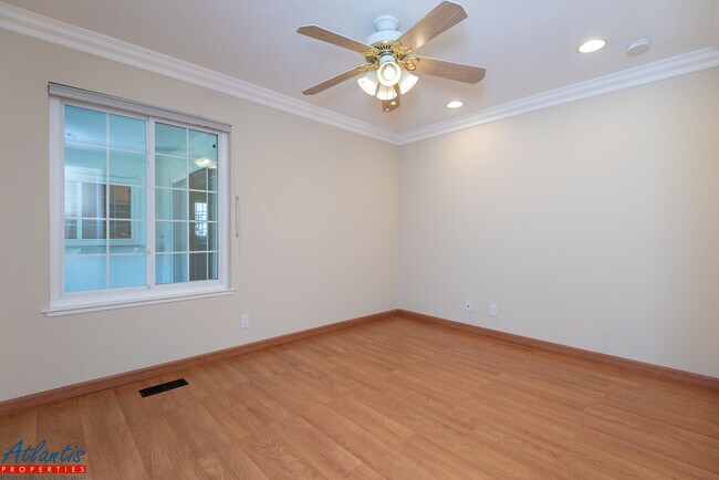 Building Photo - Beautiful Home | Central A/C | Desirable Location