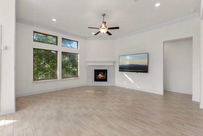 Building Photo - 3839 Balentine
