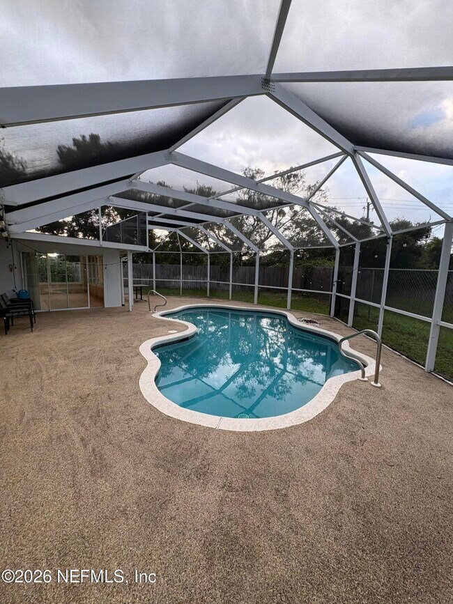 Building Photo - 436 Mango Cir