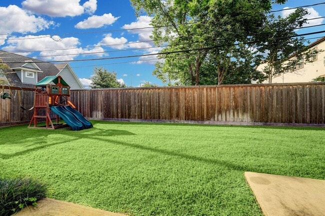 Building Photo - 4626 Braeburn Dr