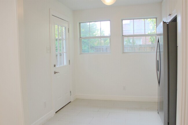 Building Photo - 4416 Holt St